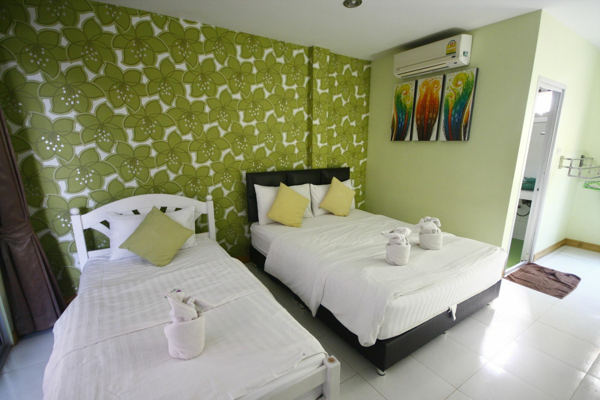 Tawaen Beach Resort Ko Lan Esterno foto