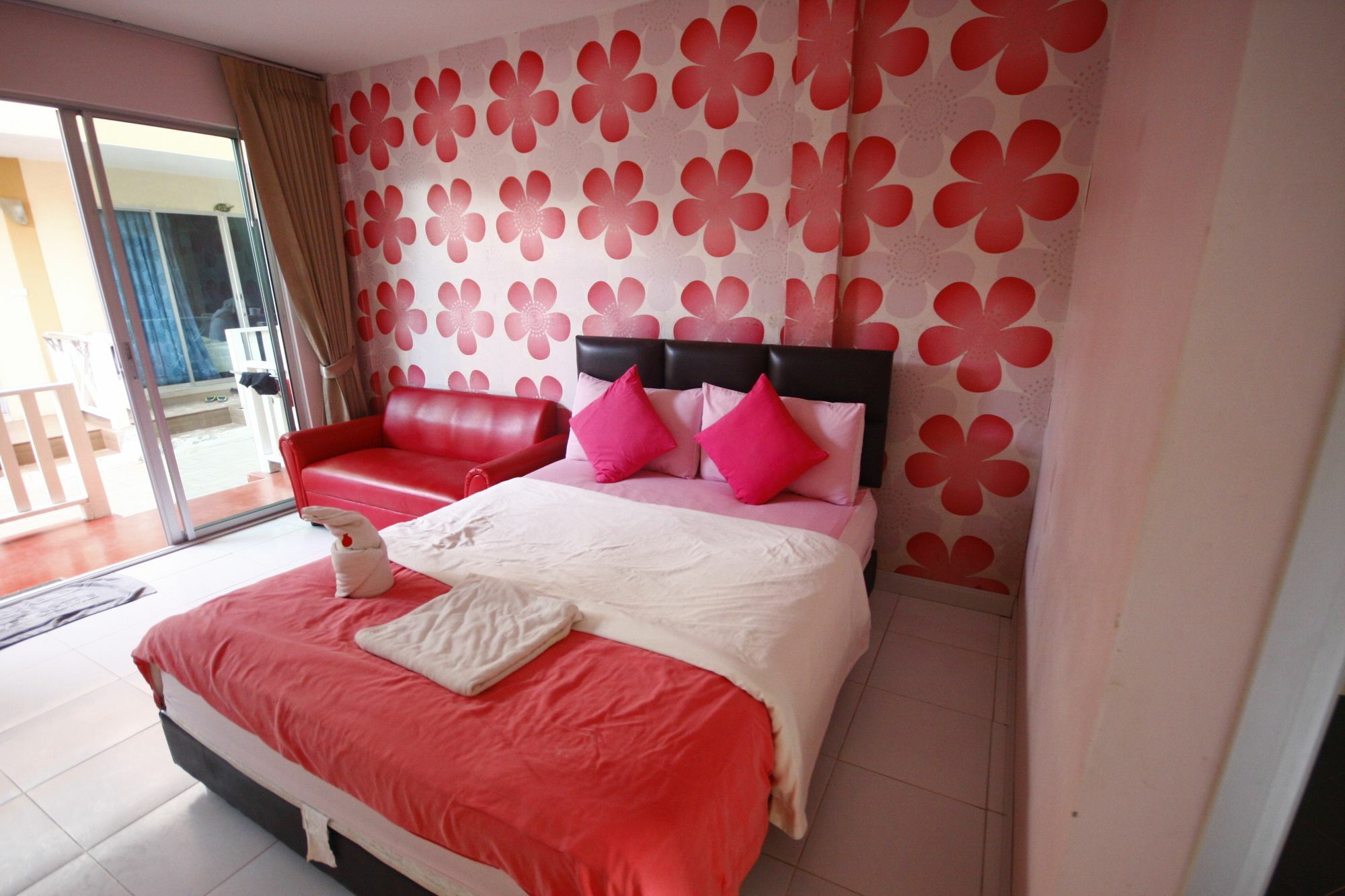 Tawaen Beach Resort Ko Lan Esterno foto