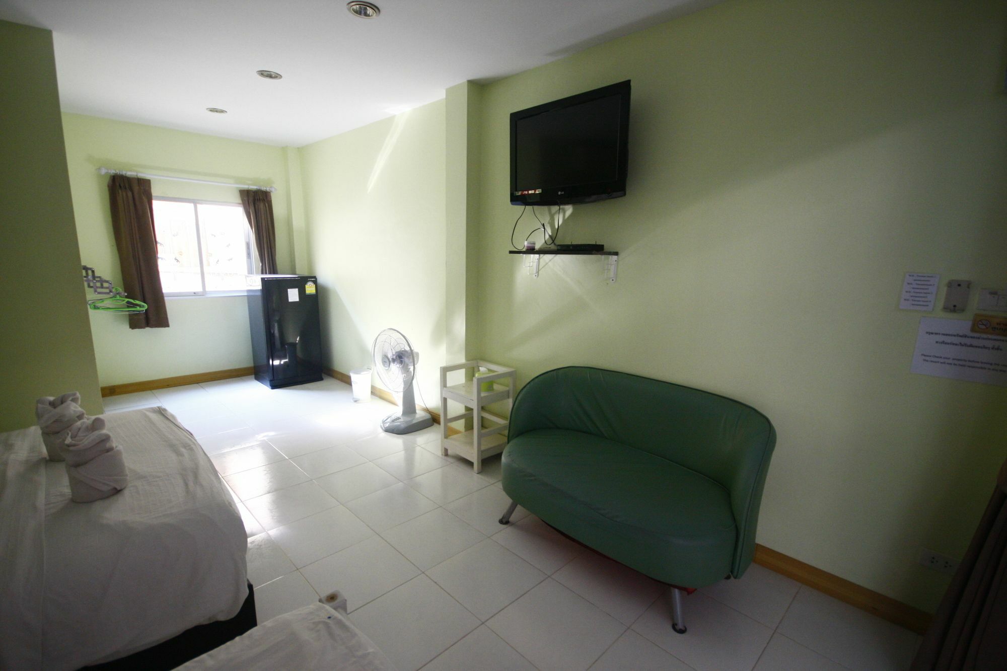Tawaen Beach Resort Ko Lan Esterno foto